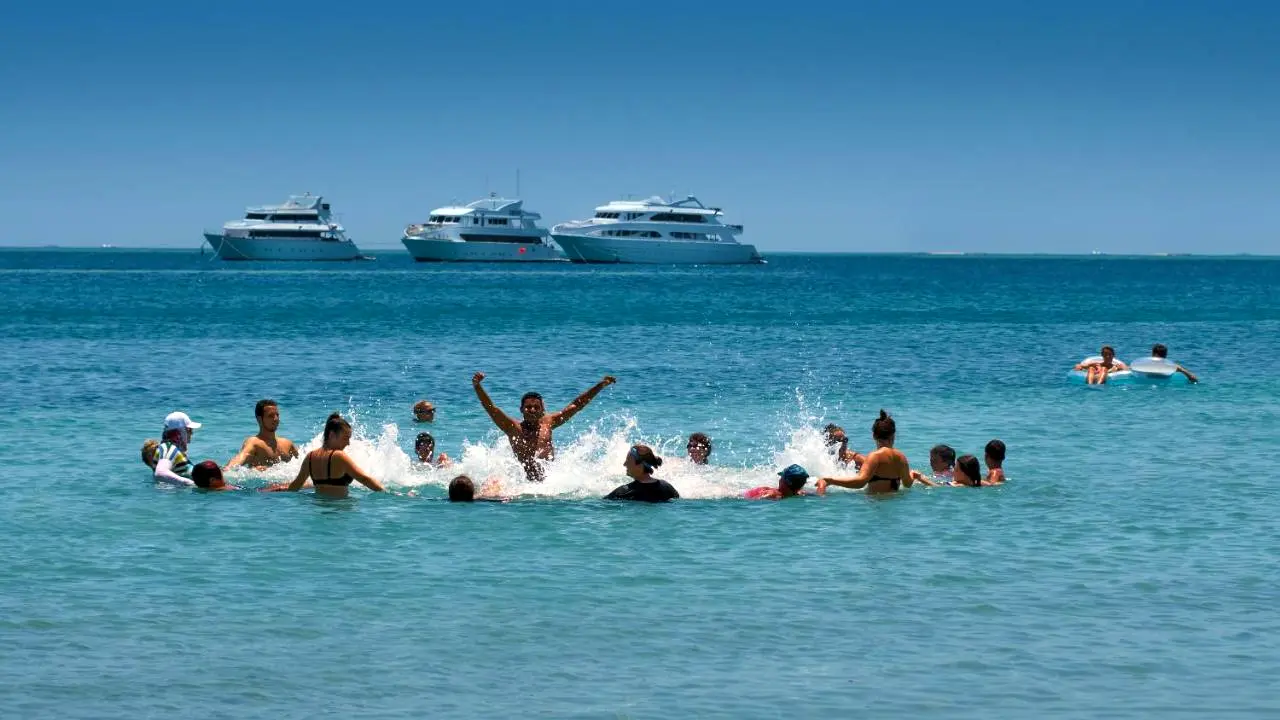 الفندق جفتون أزور بيتش - الغردقة